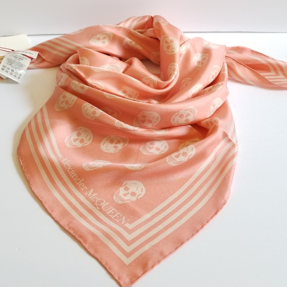 Alexander McQueen Skull Silk Scarf Rose Pink - Picture 3 of 7